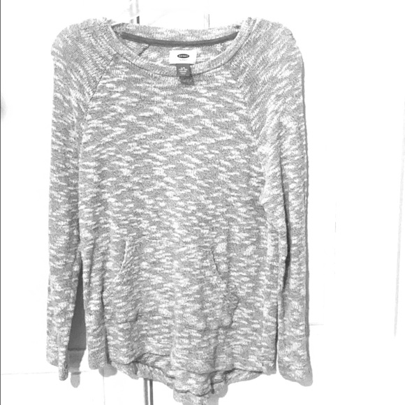 Gray & white light weight sweater. - Picture 1 of 2